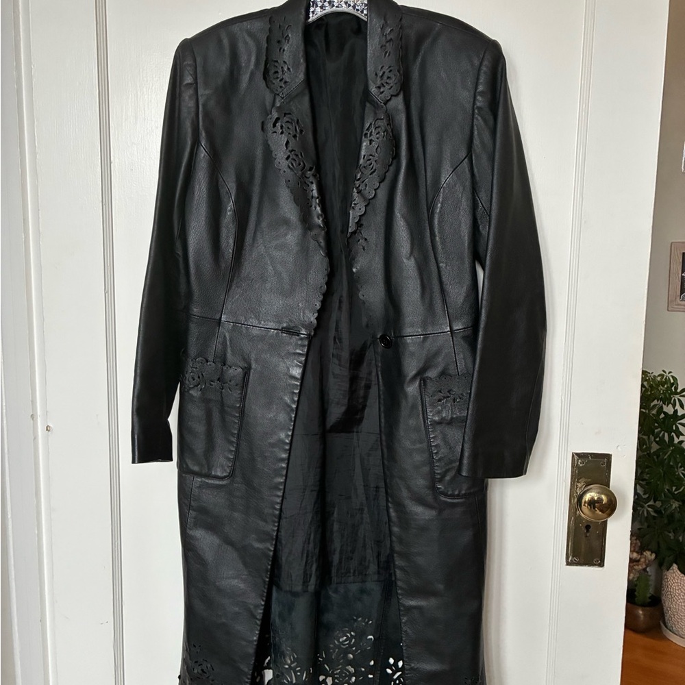 Black leather trench coat - Picture 2 of 6
